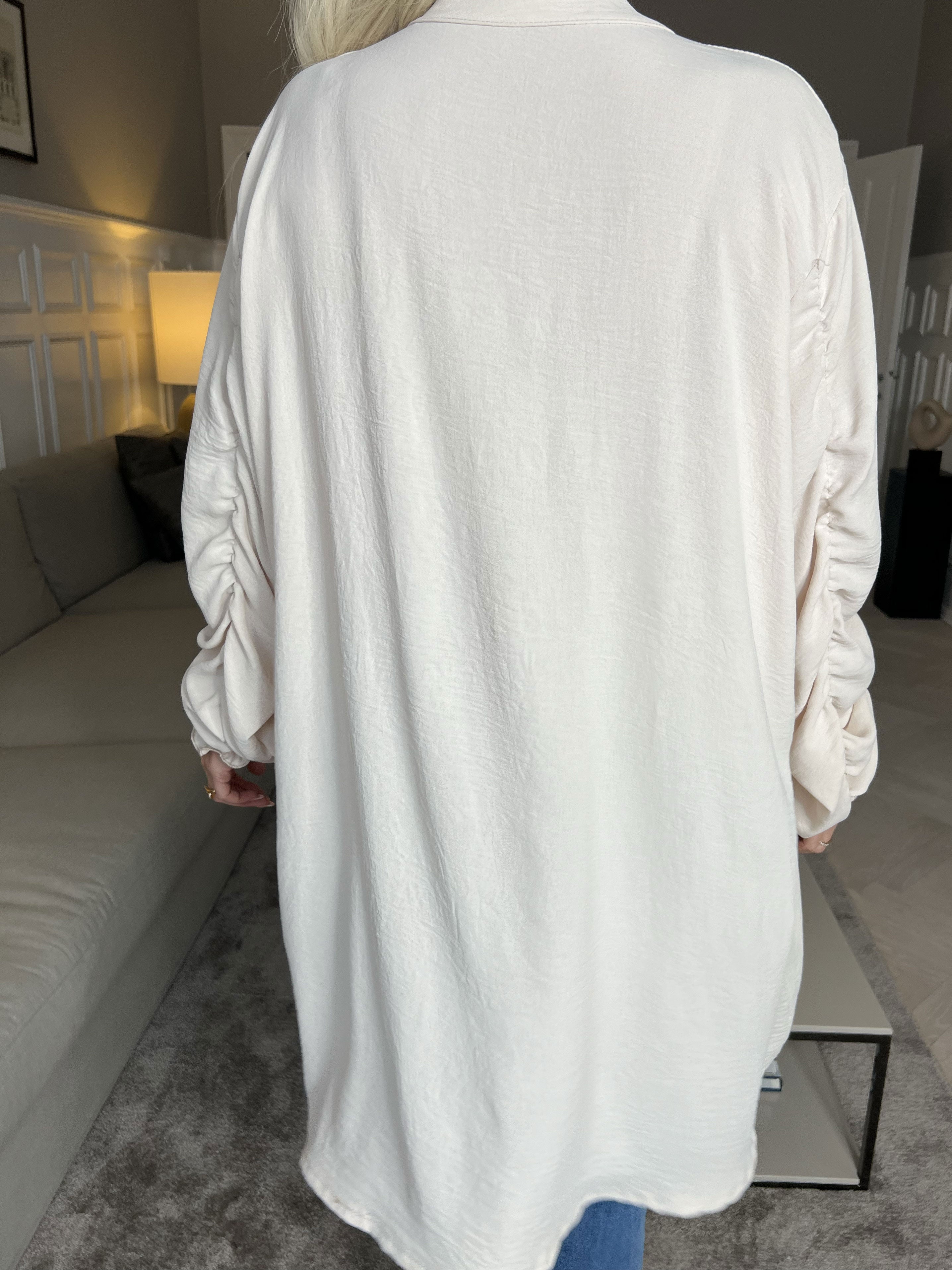 Athena - Lang skjorte med rynk på ærmerne